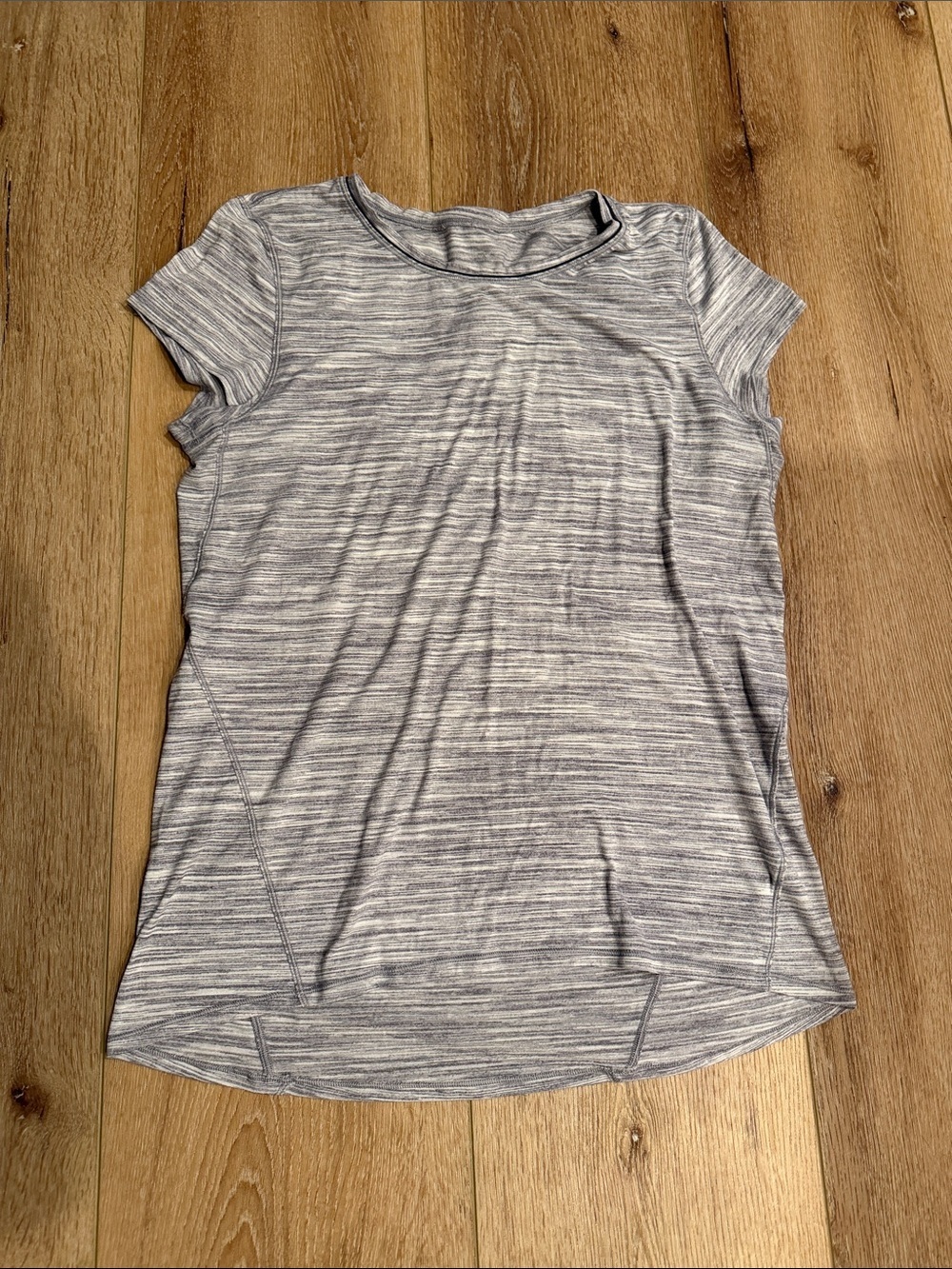 lululemon athletica | Heathered Gray Short Sleeve Performance Tee | size 8